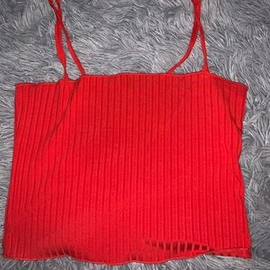 Red ribbed cropped tank top